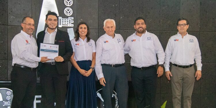 Celebra UAT el 56 aniversario de la Facultad de Comercio y Administración Victoria