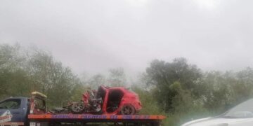 Dos muertos al chocar auto contra autobús en carretera Victoria-Monterrey