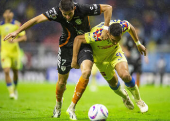 América golea 4-0 al Pachuca en lluvioso partido en el Estadio Azteca