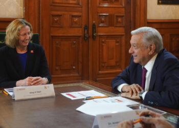 López Obrador dialoga con inversionistas petroleros