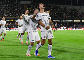 Pumas de la UNAM golean 4-0 a Gallos del Querétaro