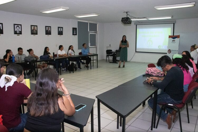 Promueve UAT estilos de vida saludable entre estudiantes universitarios