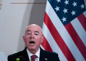 EU entregará a México reporte mensual sobre flujo de armas de fuego