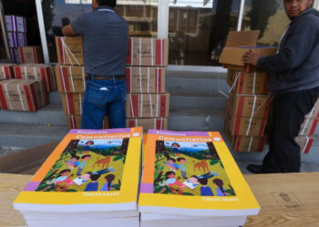 Acepta gobernadora de Chihuahua resolución de la SCJN sobre libros de texto