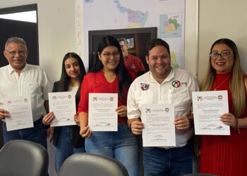 Entrega Carlos Solís, dirigente del PRI nombramientos en la CNOP