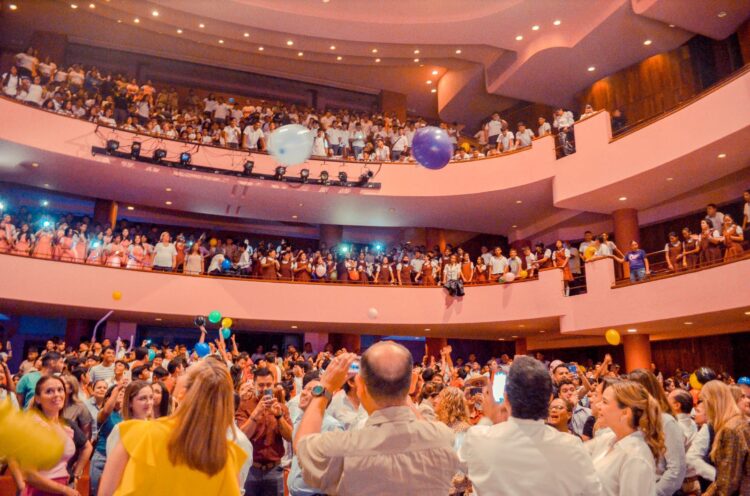 Viven jóvenes el encuentro “Transformando Victoria” con emotiva conferencia