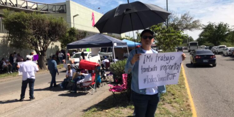 Inician paro laboral empleados del Poder Judicial