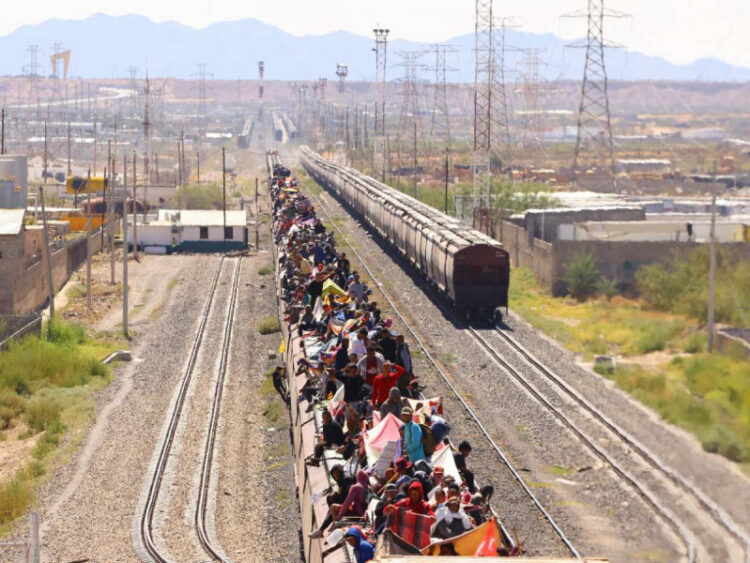 Bajan de trenes de carga a 27 mil migrantes en dos semanas en México