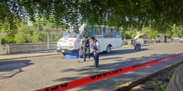 Microbús arrolla y mata a mujer en Bulevar Praxedis Balboa de Cd. Victoria