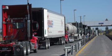 Advierten que medidas de Texas contra transporte de carga procedente de México obstaculizan comercio bilateral