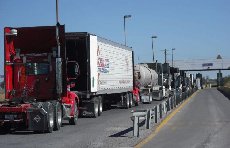 Advierten que medidas de Texas contra transporte de carga procedente de México obstaculizan comercio bilateral