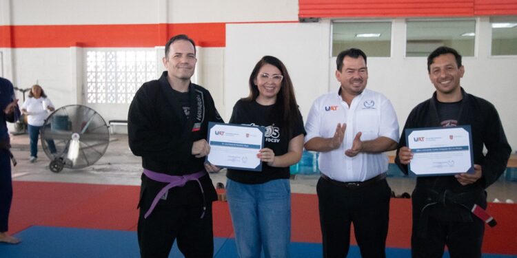 Imparte la UAT taller de defensa personal para las universitarias