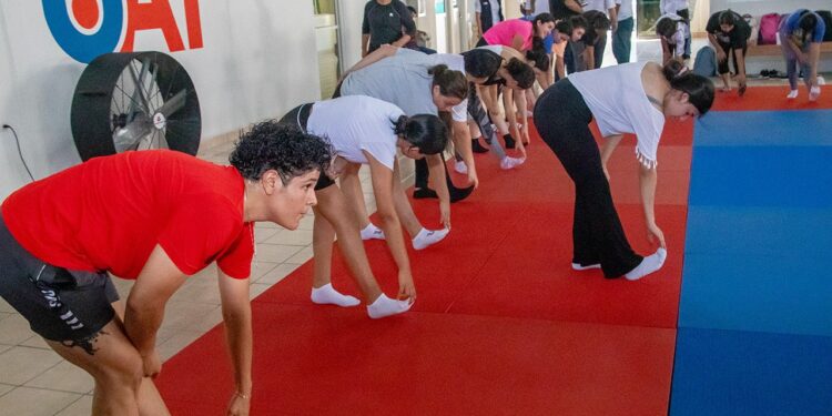 Imparte la UAT taller de defensa personal para las universitarias