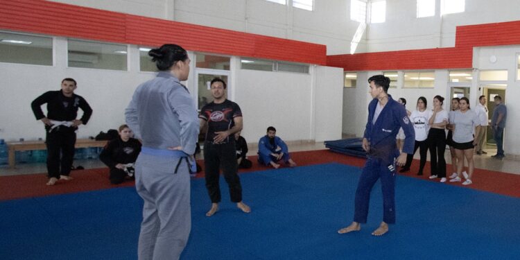 Imparte la UAT taller de defensa personal para las universitarias