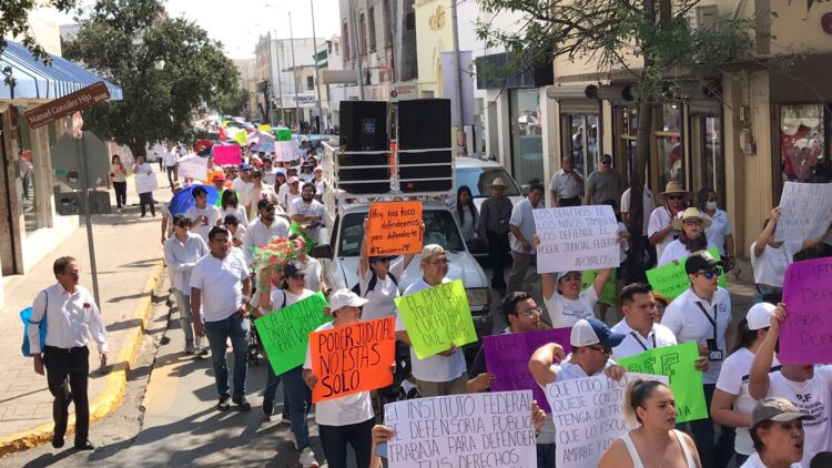 Marchan en Victoria trabajadores del Poder Judicial, defienden fideicomisos