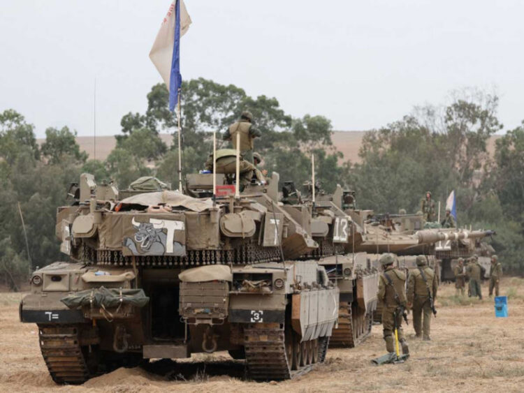 Israel retoma control en el sur del país; concentra tropas en la Franja de Gaza