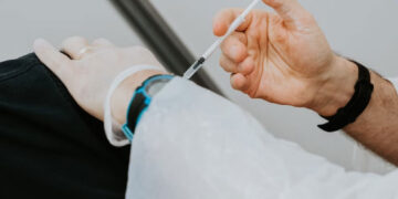 Europa y África se convierten en el epicentro de la gripe aviar, revela estudio global