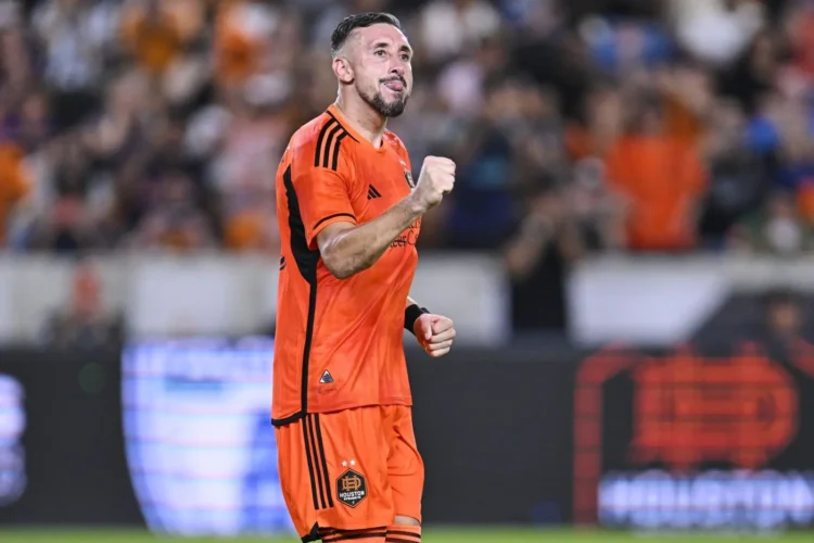 Héctor Herrera,apunta a los Tuzos del Pachuca en el futuro