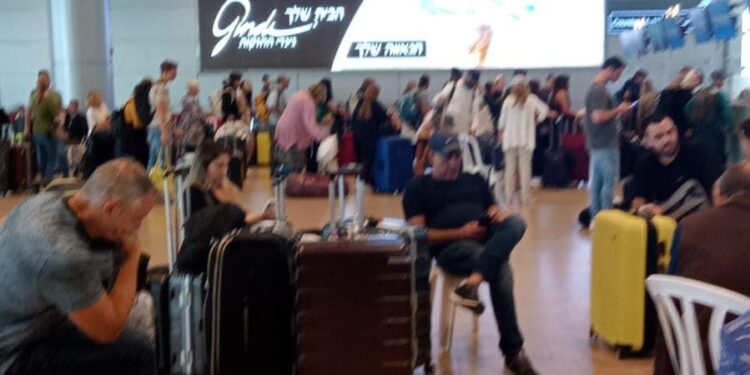 Familia de Tamaulipas varada en el aeropuerto de Israel por conflicto armado
