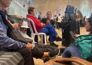 Familia de Tamaulipas varada en el aeropuerto de Israel por conflicto armado