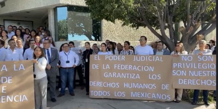 Protestan empleados del Poder Judicial en Victoria por eliminación de fideicomisos