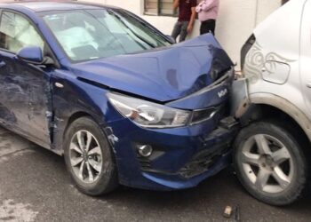 Tres lesionados en carambola vehicular