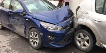 Tres lesionados en carambola vehicular