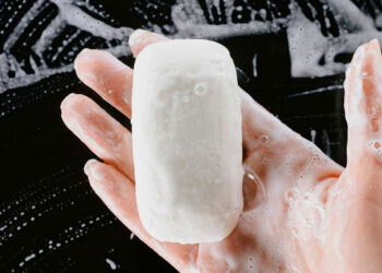 Joven Genio: Crea jabón anti-cáncer y se lleva premio nacional