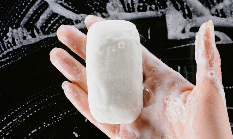 Joven Genio: Crea jabón anti-cáncer y se lleva premio nacional