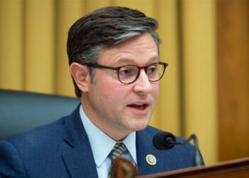 Llamado de alerta en la frontera: Johnson pone foco en migración y fentanilo