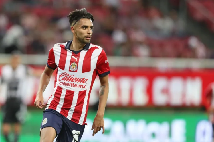 Dura baja para Monterrey: Sergio Canales fuera por lesión