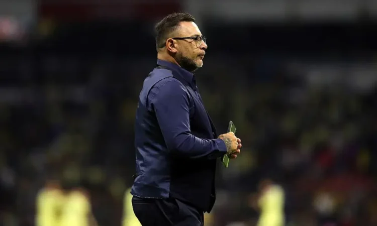 Turco Mohamed recibe multa económica