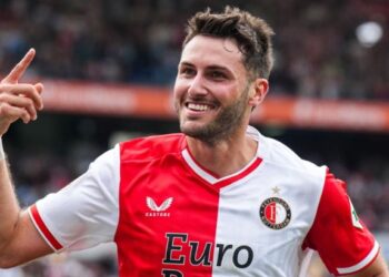 Esto dijo Santiago Giménez ante la posibilidad de llegar al Real Madrid