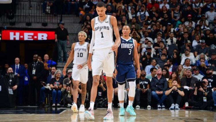 Doncic brilla y los Mavericks vencen a los Spurs en debut de Wembanyama