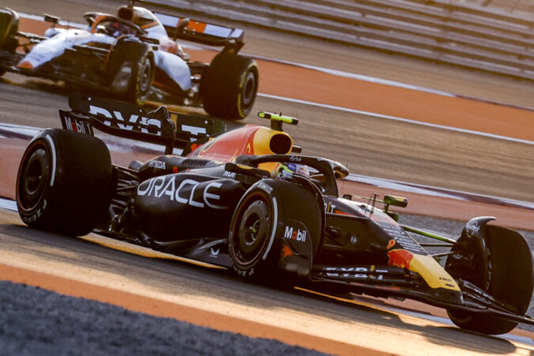 ‘Checo’ Pérez corrige a tiempo en práctica 1 en Qatar; finaliza quinto