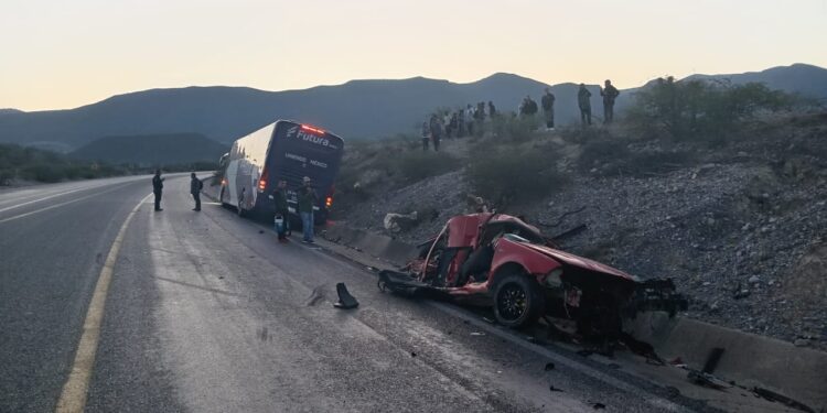 Un herido al chocar autobús contra auto en ruta Victoria-Jaumave