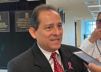 Suplementos para ejercicio pueden causar cáncer de mama en hombres