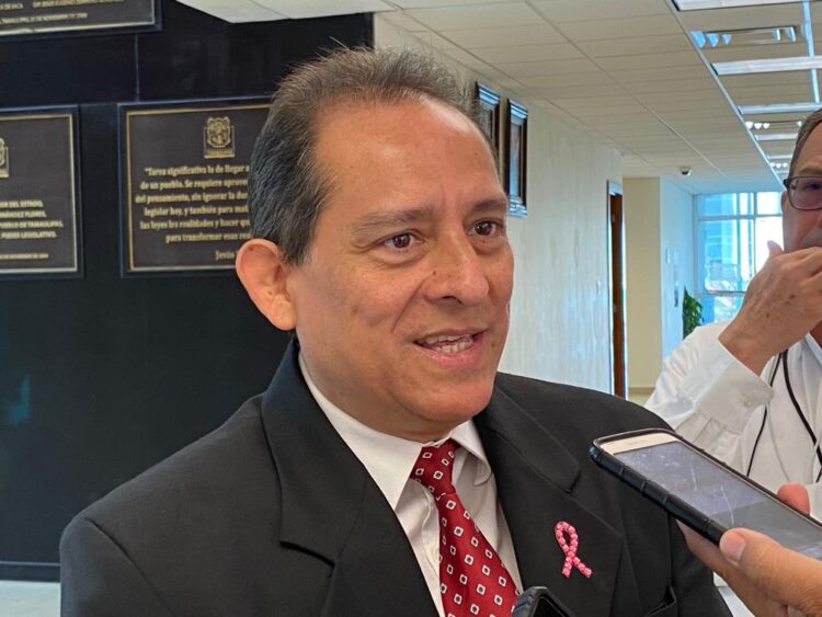 Suplementos para ejercicio pueden causar cáncer de mama en hombres