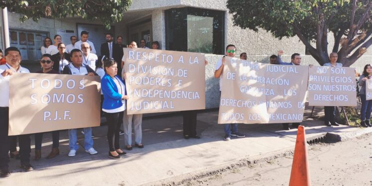 Protestan empleados del Poder Judicial en Victoria por eliminación de fideicomisos
