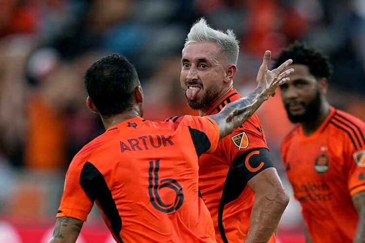 Herrera anotó en importante victoria del Houston Dynamo