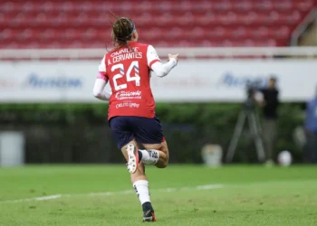 Licha Cervantes rompe redes y records  100 Goles con Chivas