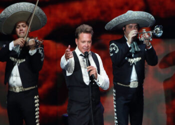 Culmina Luis Miguel con éxito primera etapa de tour por EU