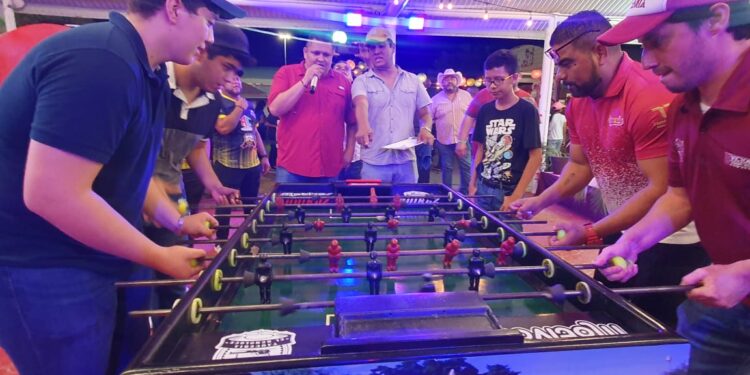 Ganan los García concurrido Torneo de Futbolito de Mesa