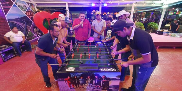 Ganan los García concurrido Torneo de Futbolito de Mesa