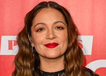 Natalia Lafourcade vence a Bad Bunny y Karol G como ‘Artista del Año’ en Premios Rolling Stone