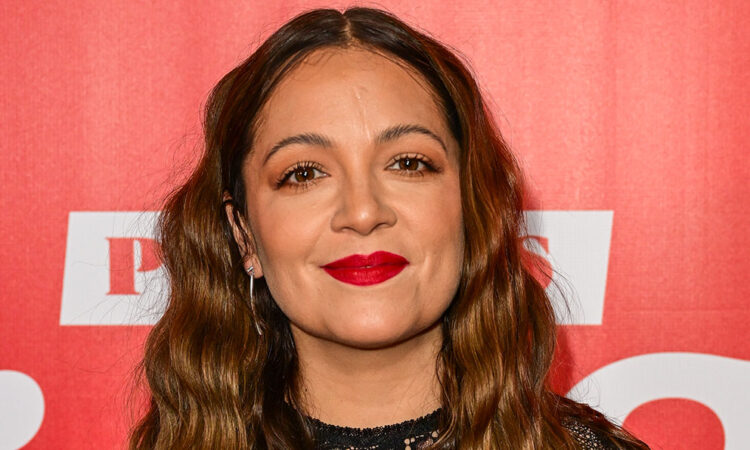Natalia Lafourcade vence a Bad Bunny y Karol G como ‘Artista del Año’ en Premios Rolling Stone