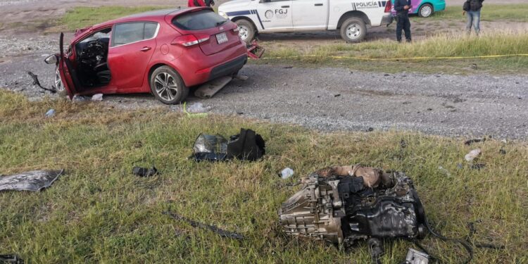 Muerte en la carretera: trailer choca contra camioneta