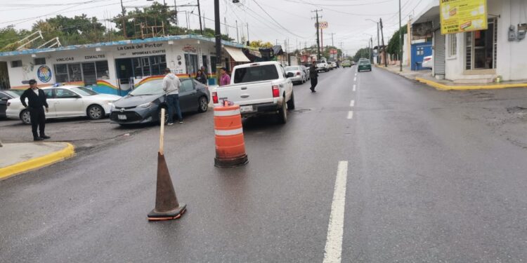 Chocan en el crucero de calles 19 y Alejandro Prieto