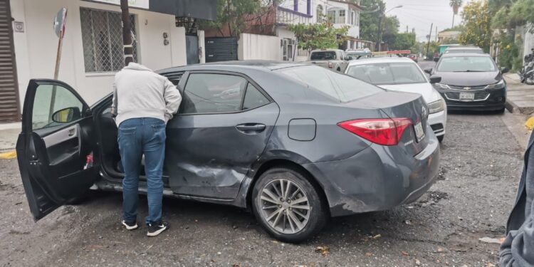 Chocan en el crucero de calles 19 y Alejandro Prieto