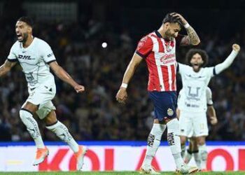 Pumas vence 1-0 a Chivas en apretado partido; rebaño falla penal